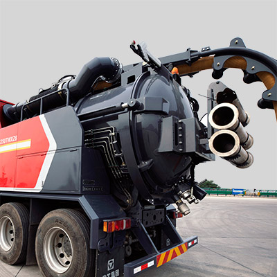 Sand Throwing Fire Truck